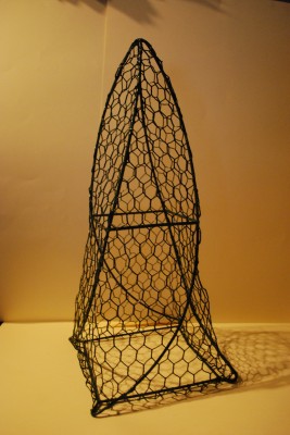 Gaasfiguur gedraaide Pyramide klein 19x10x10